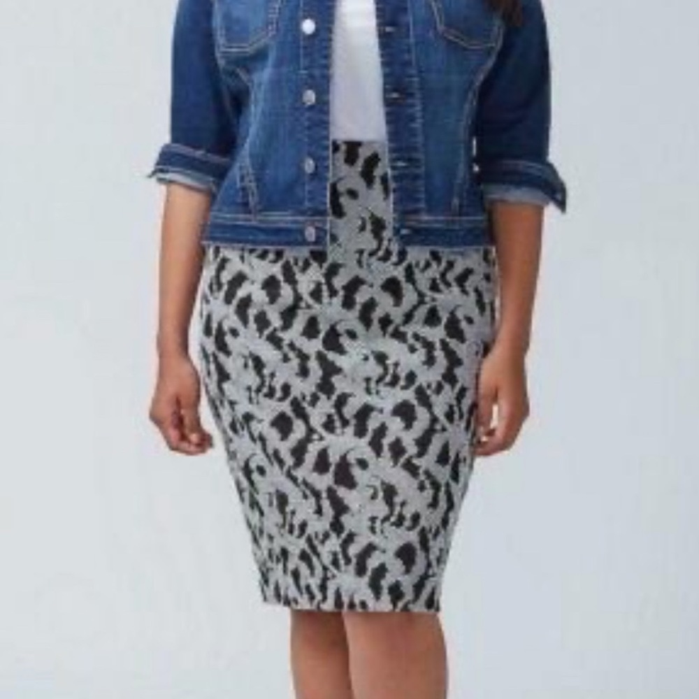 Lane Bryant Black & White Lace Ponte Pencil Skirt NWT size 22